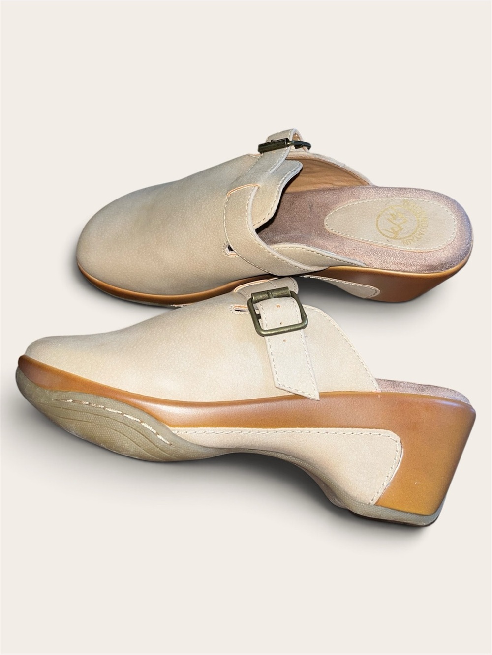 Women’s White Mountain Clogs size 8 - Picture 3 of 11